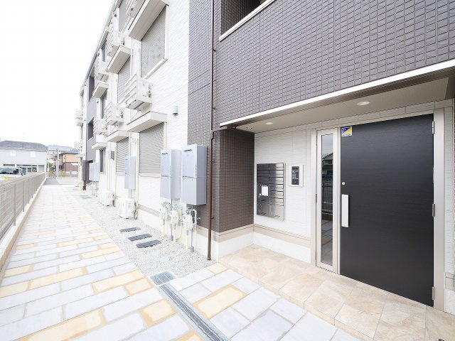 ジェイドウェルのエントランス|清潔なエントランスです