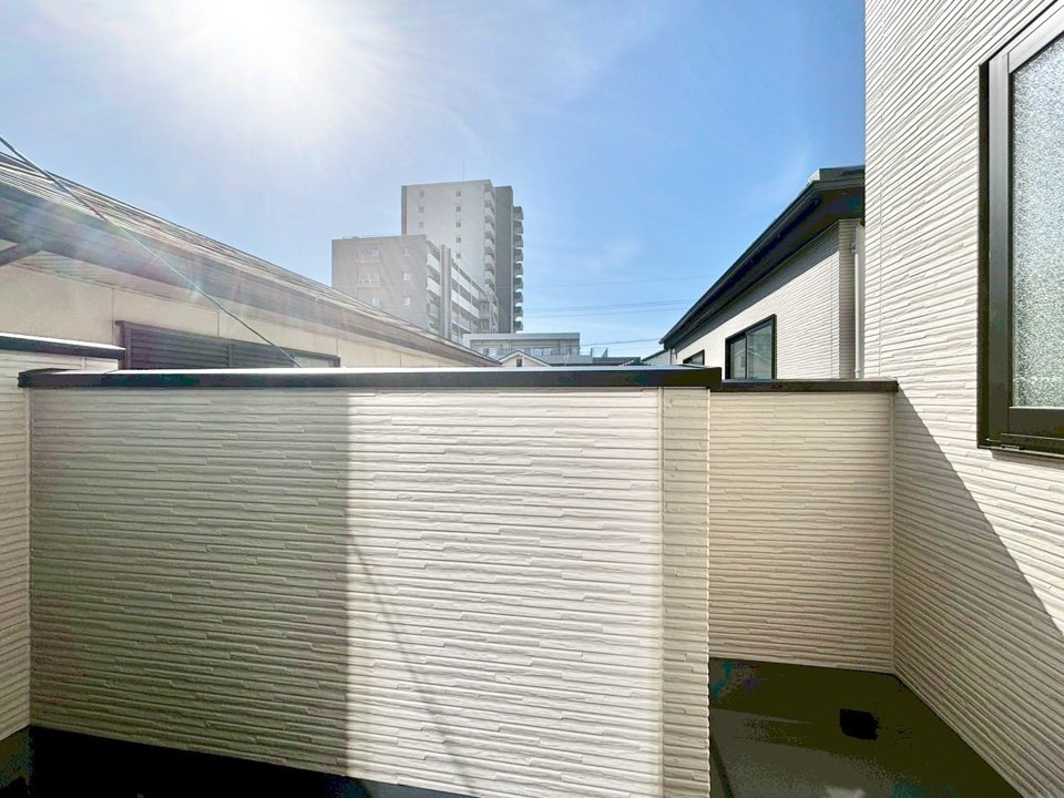 エルデ豊明市新田町1期　全2棟　新築戸建のバルコニー