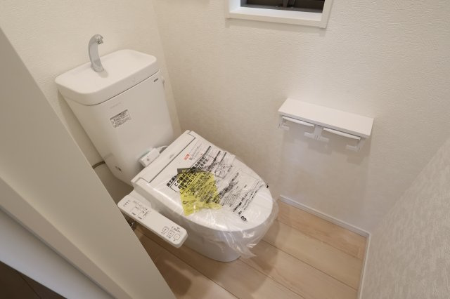 《仲介手数料無料》南区松本３丁目6-5(全1戸)新築一戸建てクレイドルガーデンのトイレ|撮影日 2025年9月26日 10:00 晴れ