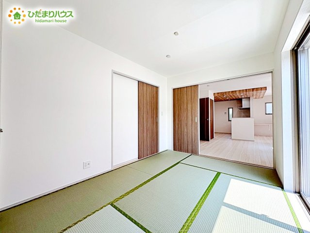 本庄市本庄4丁目　新築戸建て　いろどりアイタウン　02の和室|リビングと和室が続き間設計ですので、大空間を演出できます!(^^)!