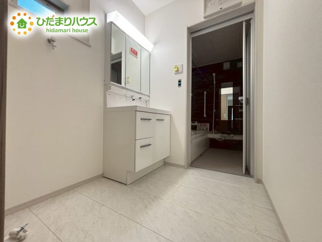 本庄市本庄4丁目　新築戸建て　いろどりアイタウン　02の脱衣所|ゆとりの洗面スペースで朝の身支度もスムーズにできちゃいます！						
