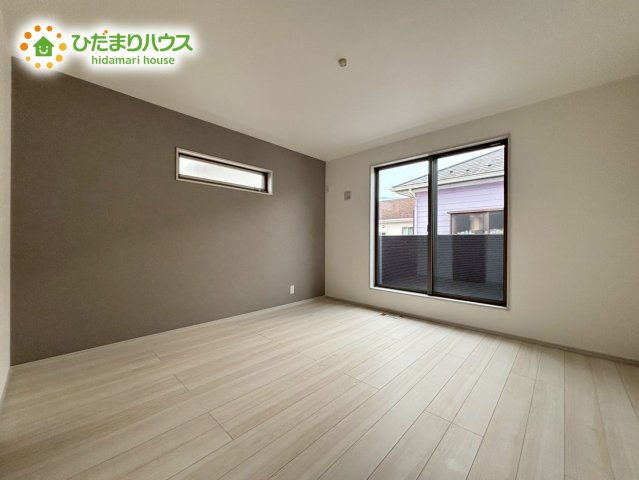 本庄市本庄4丁目　新築戸建て　いろどりアイタウン　02の寝室|バルコニーに面している洋室は主寝室にどうぞ！！