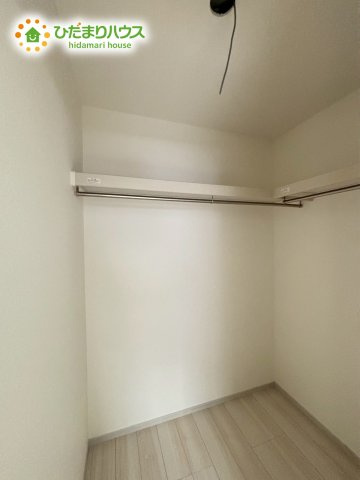本庄市本庄4丁目　新築戸建て　いろどりアイタウン　02の収納|季節物の入れ替え不要なWIC完備！