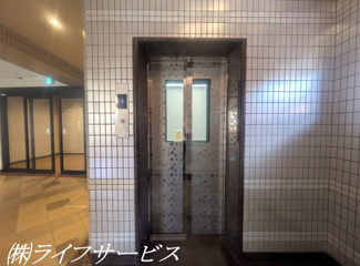 【エントランス】 | エレベーター