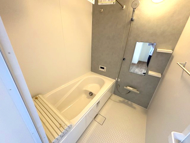 【浴室】 | 糟屋郡宇美町若草1丁目4期　3号棟（全4棟）【仲介手数料無料・0円】 | 現地写真。浴室です。