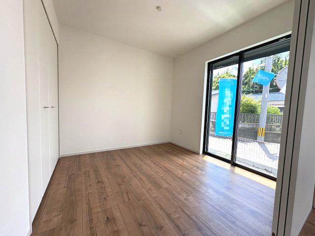 【洋室】 | 糟屋郡宇美町若草1丁目4期　3号棟（全4棟）【仲介手数料無料・0円】 | 現地写真。1階洋室です。