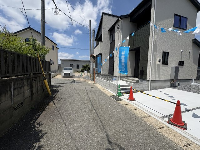 【その他】 | 糟屋郡宇美町若草1丁目4期　3号棟（全4棟）【仲介手数料無料・0円】 | 現地写真。前面道路です。