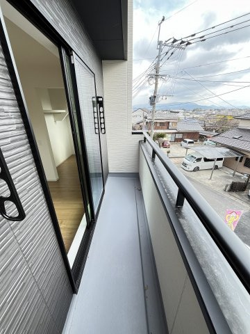 【バルコニー】 | 糟屋郡宇美町若草1丁目4期　3号棟（全4棟）【仲介手数料無料・0円】 | 施工例。施工例は完成時と異なる場合があります。