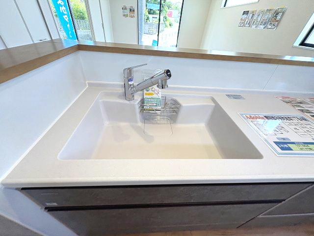 【キッチン】 | 糟屋郡宇美町若草1丁目4期　3号棟（全4棟）【仲介手数料無料・0円】 | 現地写真。