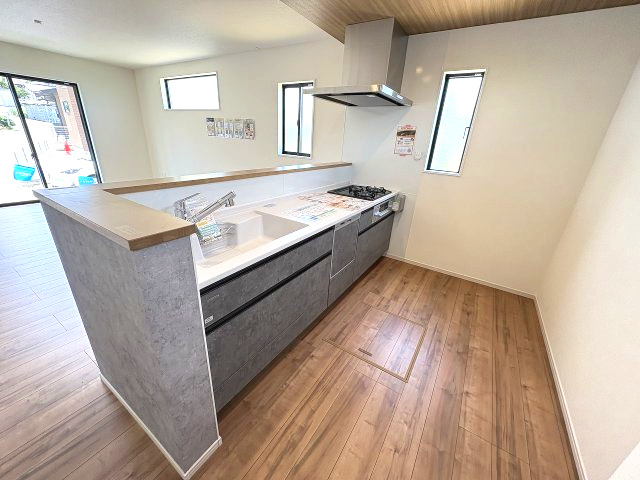 【キッチン】 | 糟屋郡宇美町若草1丁目4期　3号棟（全4棟）【仲介手数料無料・0円】 | 現地写真。