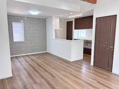 【居間・リビング】 | 四日市市東坂部町 | ＬＤＫ