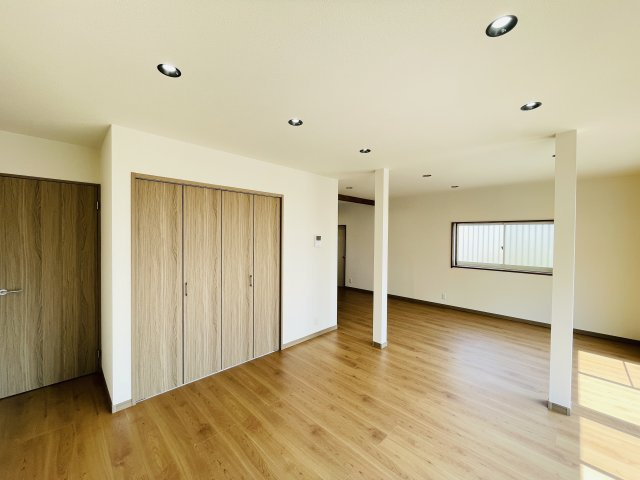 【居間・リビング】 | 本庄市児玉町児玉　中古戸建