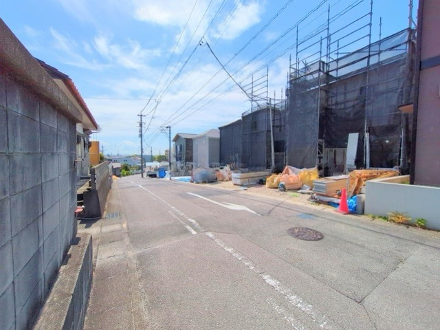 リーブルガーデン豊明市西川町善波　全6棟　新築戸建の前面道路含む現地写真