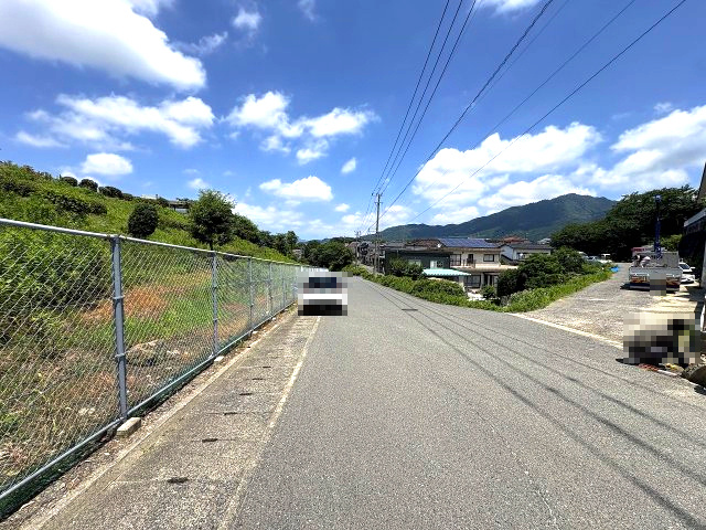 【その他】 | 糟屋郡宇美町若草1丁目4期　4号棟（全4棟）【仲介手数料無料・0円】 | 現地写真。前面道路です。