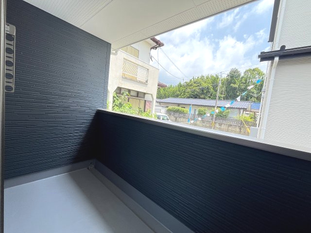 【バルコニー】 | 糟屋郡宇美町若草1丁目4期　4号棟（全4棟）【仲介手数料無料・0円】 | 現地写真。インナーバルコニーです。