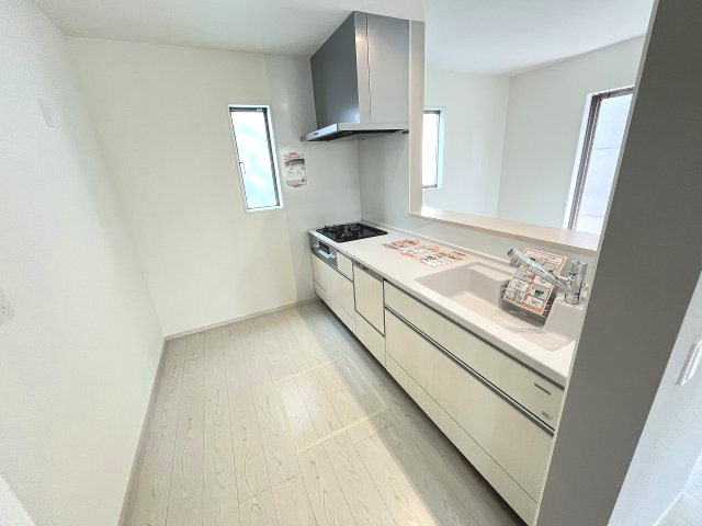 【キッチン】 | 糟屋郡宇美町若草1丁目4期　4号棟（全4棟）【仲介手数料無料・0円】 | 現地写真。