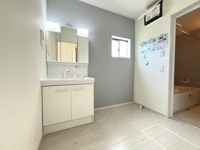 【洗面所】 | 糟屋郡宇美町若草1丁目4期　4号棟（全4棟）【仲介手数料無料・0円】 | 現地写真。