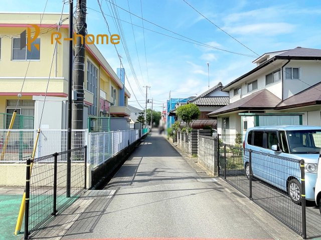 稲敷郡阿見町阿見第6　新築戸建て　1号棟の前面道路含む現地写真|『今から見たい！』大歓迎です♪
お気軽にＲ－ｈomeまでお問い合わせください。