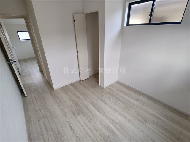 【子供部屋】 | 川越市南大塚１０期　全１棟 | 洋室5.2帖南東側、お子さんのお部屋にいかがでしょうか