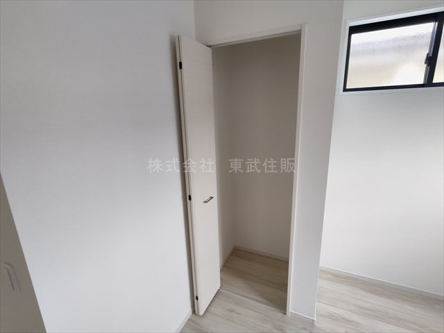 【収納】 | 川越市南大塚１０期　全１棟 | 洋室5.2帖南東側収納