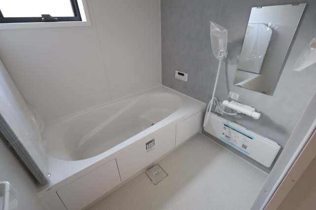 《仲介手数料無料》桜区町谷１丁目12(1号棟)新築一戸建てリーブルガーデンの浴室|撮影日 2025年8月28日 15:45 晴れ