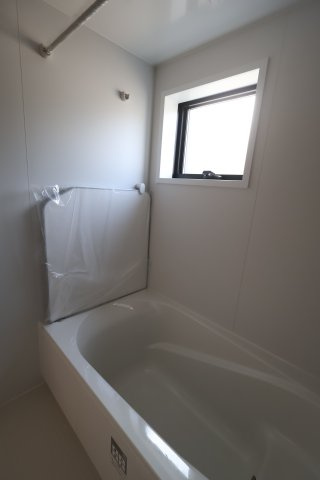 《仲介手数料無料》桜区町谷１丁目12(1号棟)新築一戸建てリーブルガーデンの浴室|撮影日 2025年8月28日 15:45 晴れ