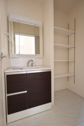 《仲介手数料無料》桜区町谷１丁目12(1号棟)新築一戸建てリーブルガーデンのランドリースペース|撮影日 2025年8月28日 15:45 晴れ