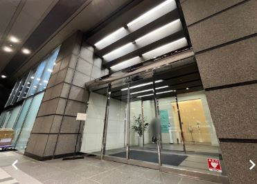 なにわ筋SIAビルのエントランス