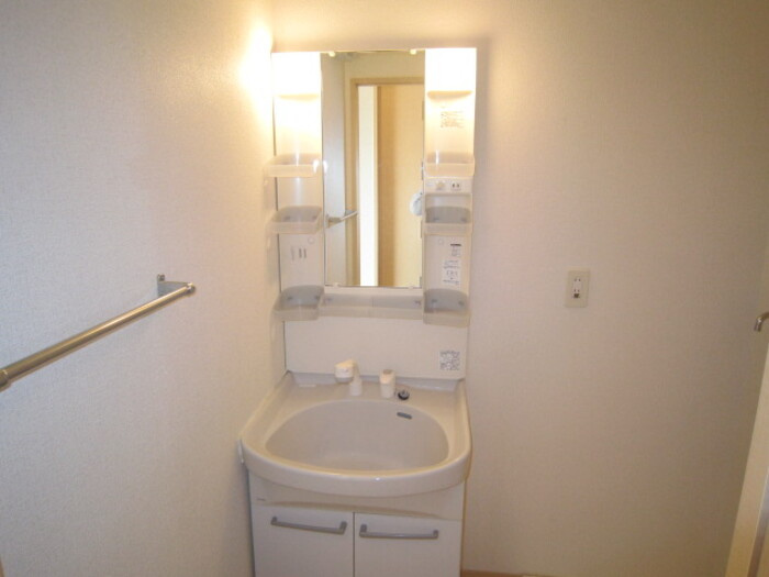 キャッスル コンフォート B棟の洗面所