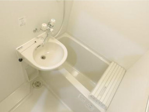 ゴンドラビルの浴室