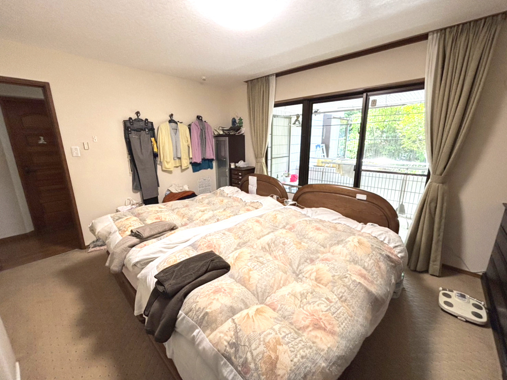 フローラ御影山手A棟の洋室|落ち着いた色調の洋室です