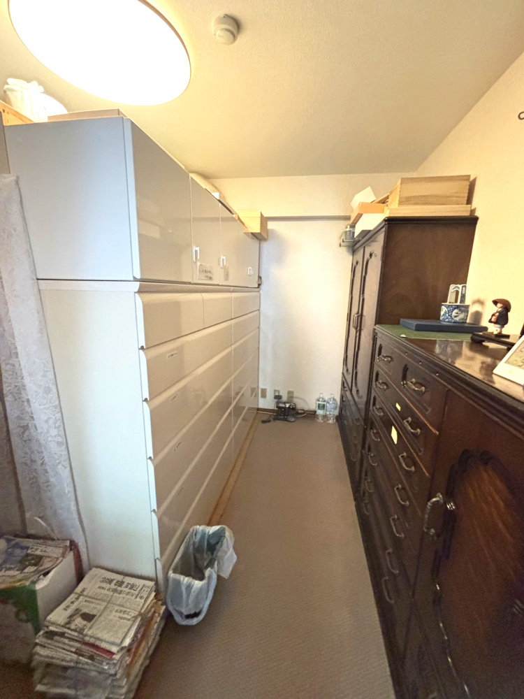 フローラ御影山手A棟の洋室