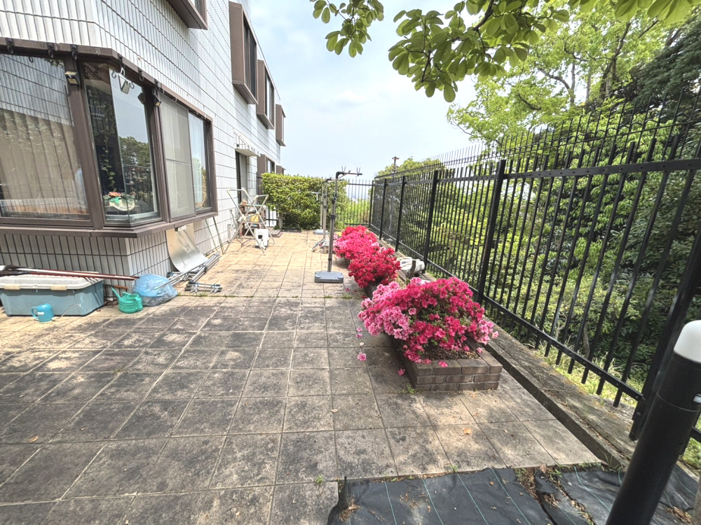 フローラ御影山手A棟の庭|お庭の付いた物件です