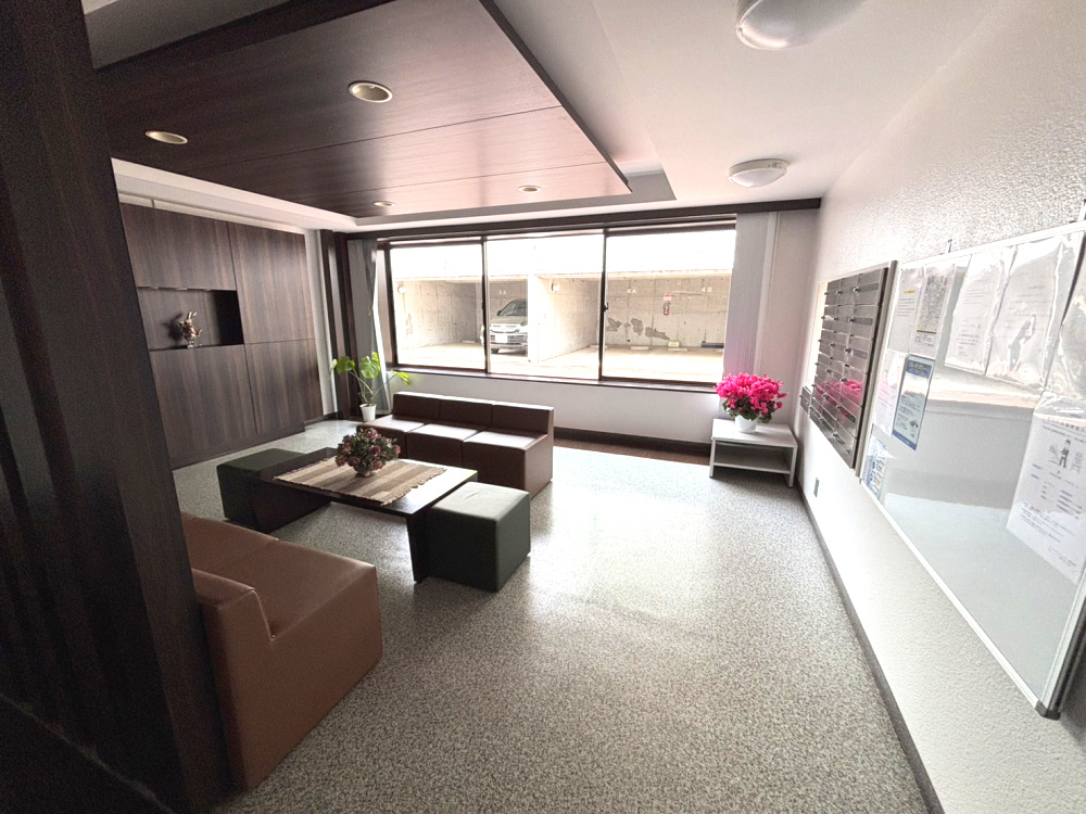 フローラ御影山手A棟のロビー