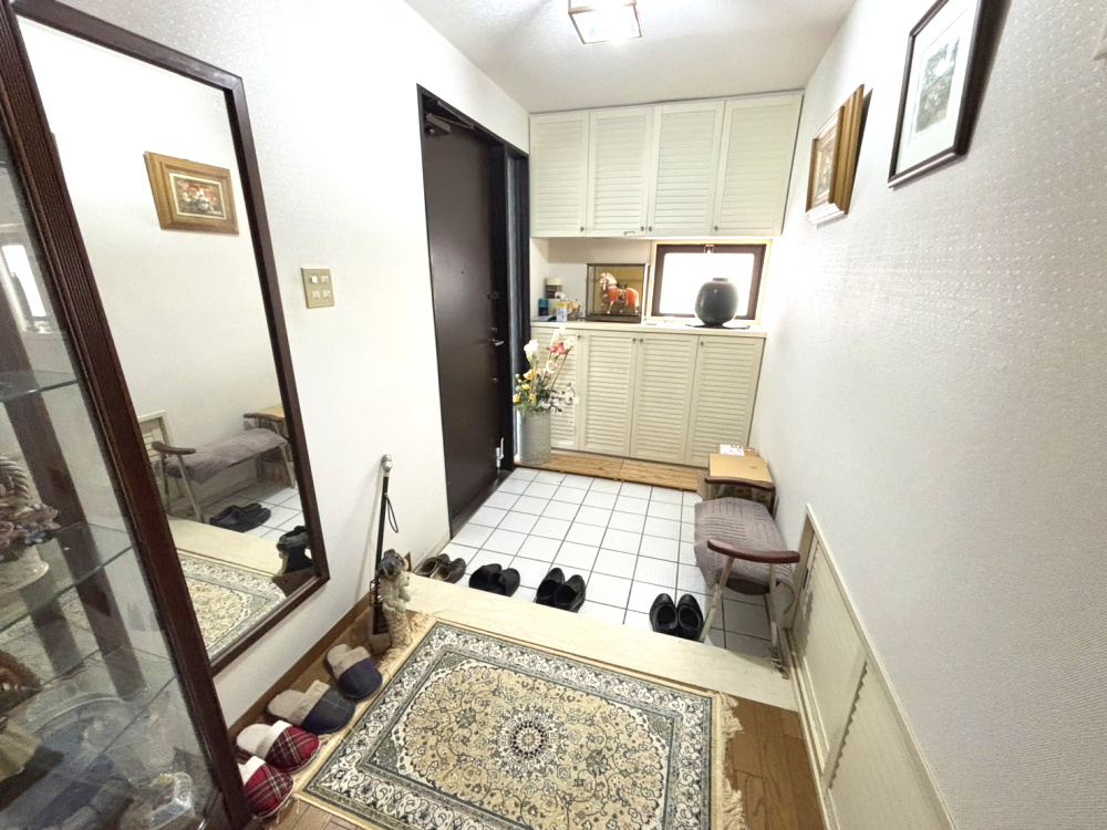 フローラ御影山手A棟の玄関|きれいな玄関です