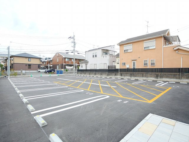 ジェイドウェルの駐車場|駐車場です