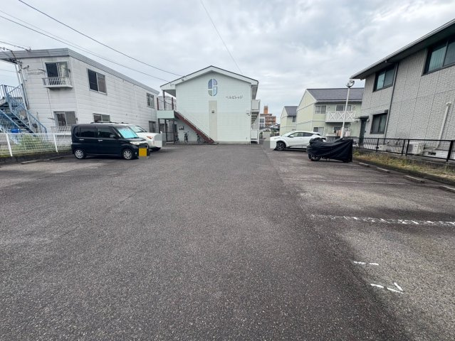 ベルビレッジの駐車場