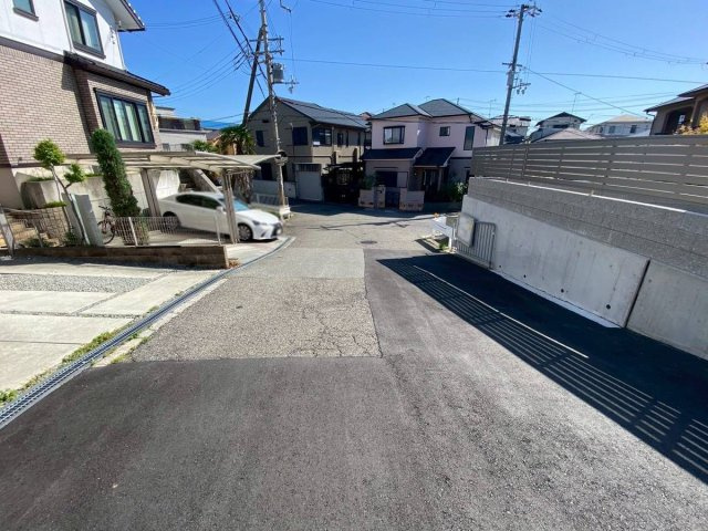 明石市太寺４丁目戸建の前面道路含む現地写真