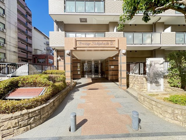 プレステージ西明石Ⅸのエントランス