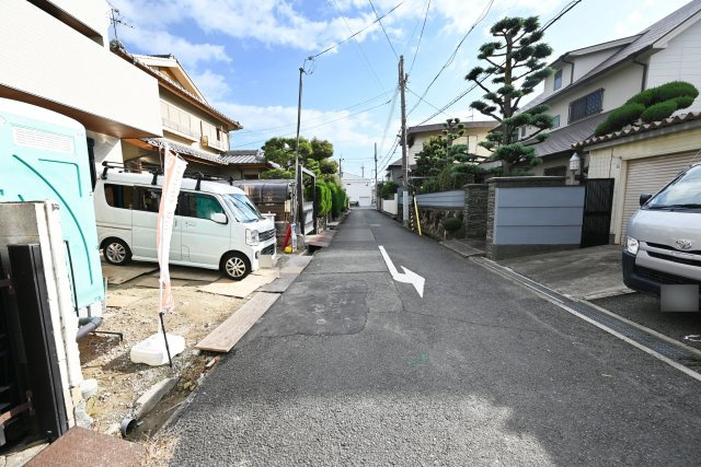 Hapikuru Town平松3丁目新築一戸建て│4LDK+並列駐車2台可の前面道路含む現地写真|前面道路は南側4.5ｍ公道です。