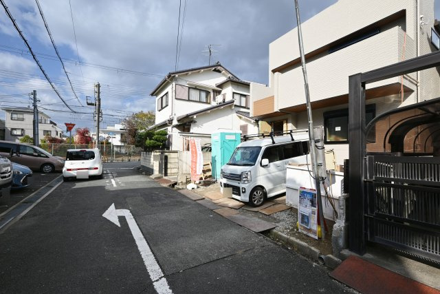 Hapikuru Town平松3丁目新築一戸建て│4LDK+並列駐車2台可の前面道路含む現地写真|前面道路は南側4.5ｍ公道です。