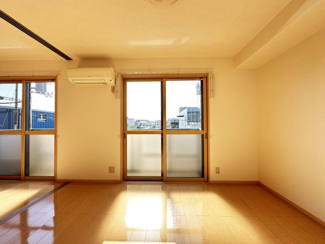 リヴェール北御座 A棟の居間・リビング