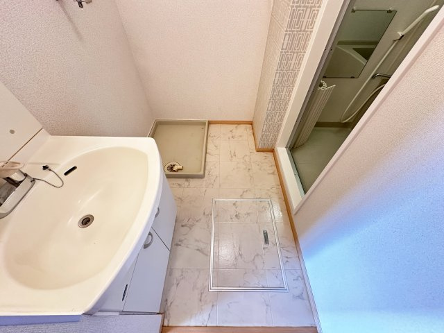 リヴェール北御座 A棟の洗面所