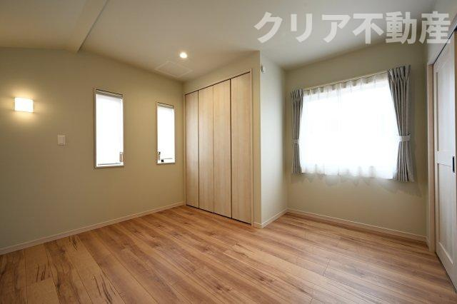 【洋室】 | スマート・ワン シティ 太田市龍舞町 | 2面採光の洋室は日当たりがよくあったか♪