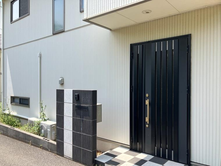 根戸建のエントランス