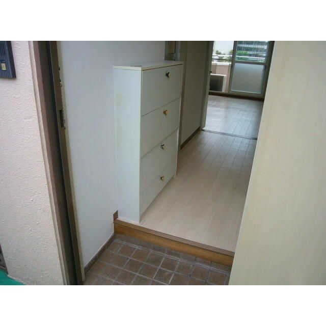 メゾン久米川の玄関