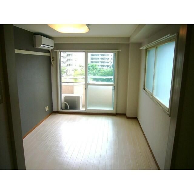 メゾン久米川の洋室