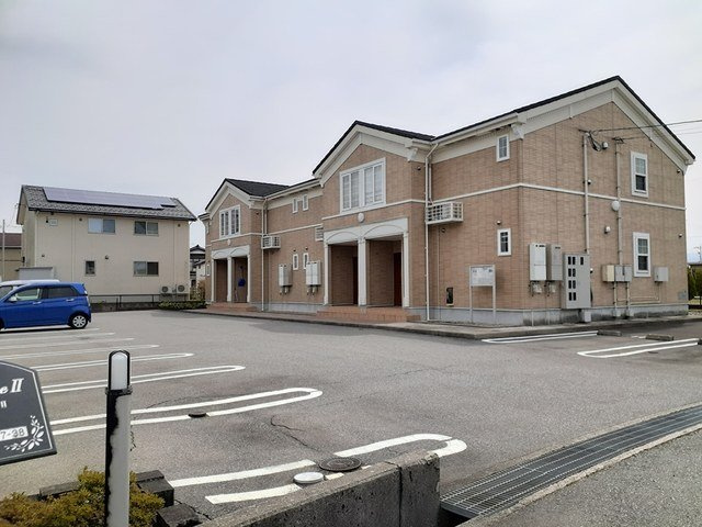 ラ・プレジオーネⅡの駐車場|駐車スペースもあります