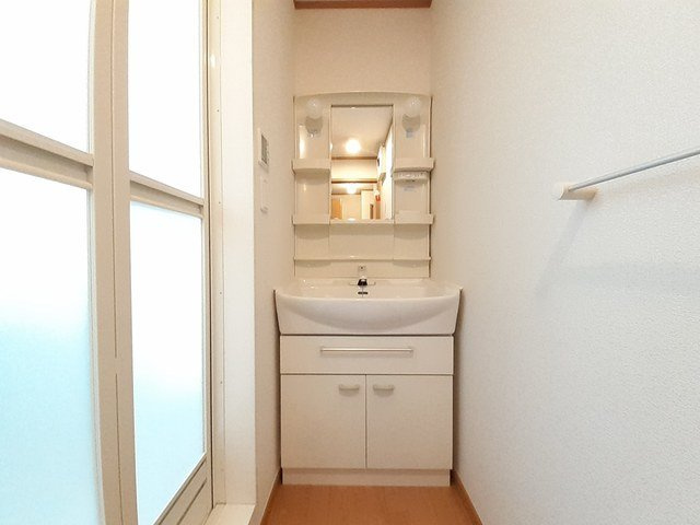 ラ・プレジオーネⅡの洗面所|使いやすい洗面所です