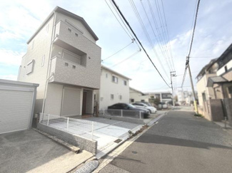 【前面道路含む現地写真】